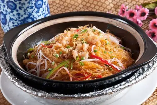 特色海鲜粉丝煲