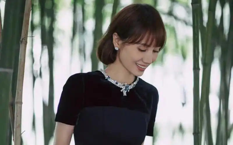 仙子般的女子,袁泉