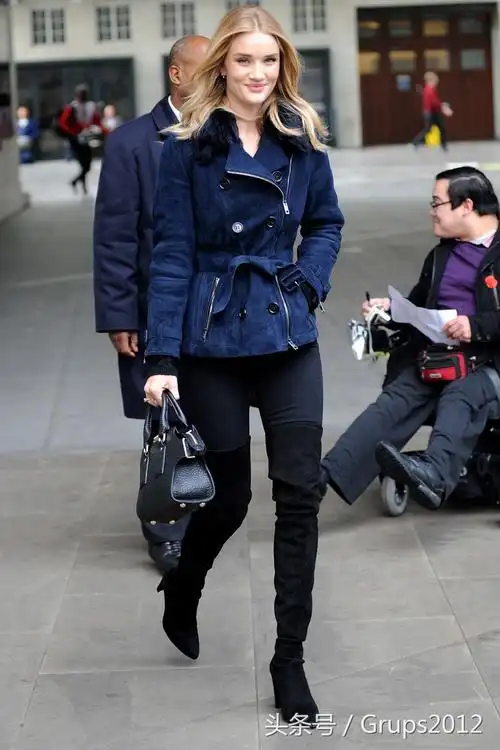看看欧美明星们在冬季怎样穿搭街头风格
