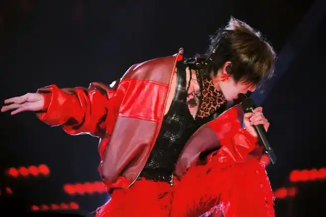 华晨宇演唱的《风之海》哦#华晨宇压轴##湖南卫视跨年晚会#@华晨宇yu