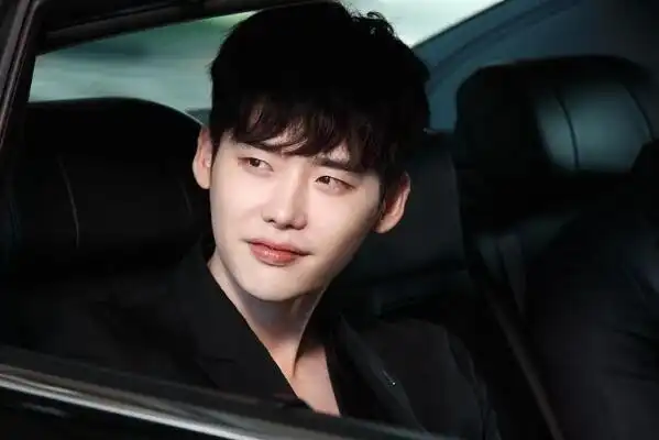 韩国最帅男演员top10李敏镐上榜第四人气颇高
