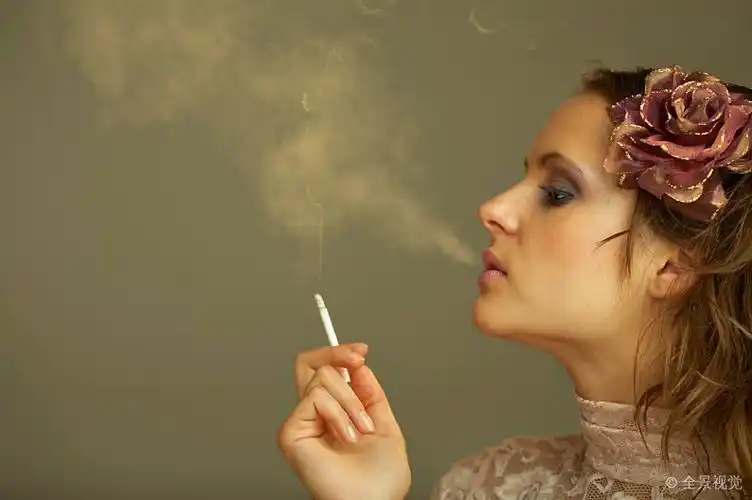 吸烟_侧面_美_时尚_复古_高清图片_全景视觉