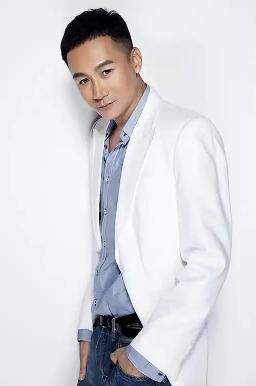 7位青岛籍"70后"男演员:荧屏上光芒四射,生活中各有各的酸楚