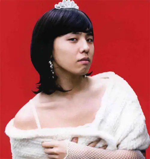 跪求龙龙(权志龙)唯美的女装照