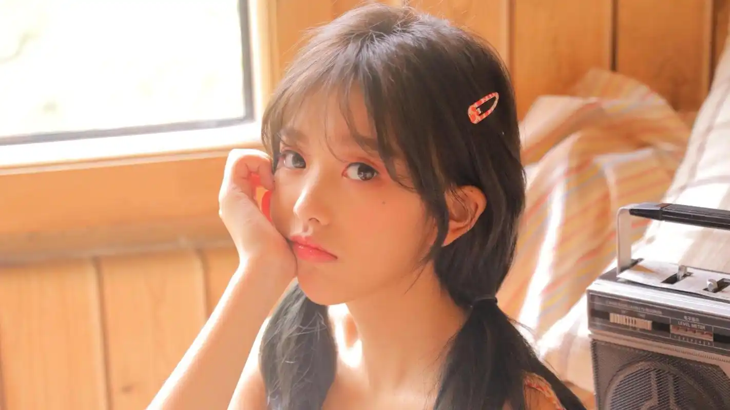 抖音网红彭十六清新甜美居家写真,可爱-美女图片