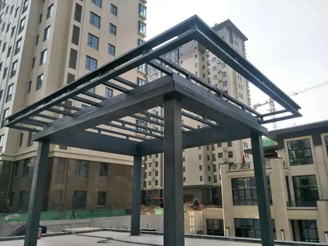 府上景观凉亭钢架完成!