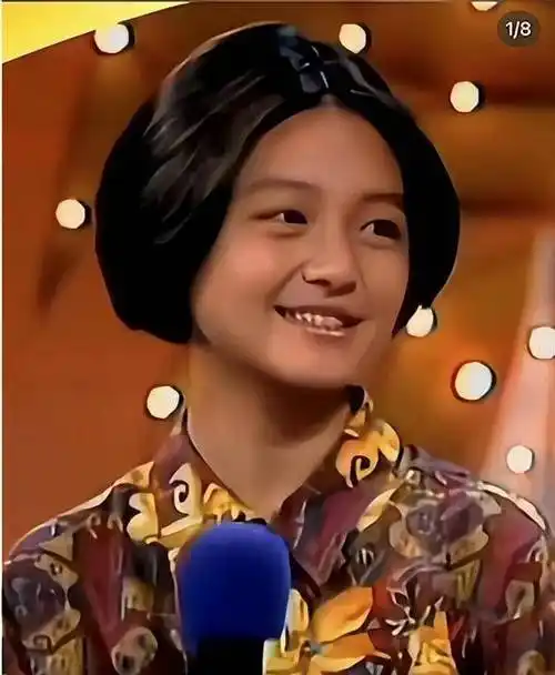 从照片我们可以看出,大s小时候以及刚出道的时候是真不白,典型的黄皮