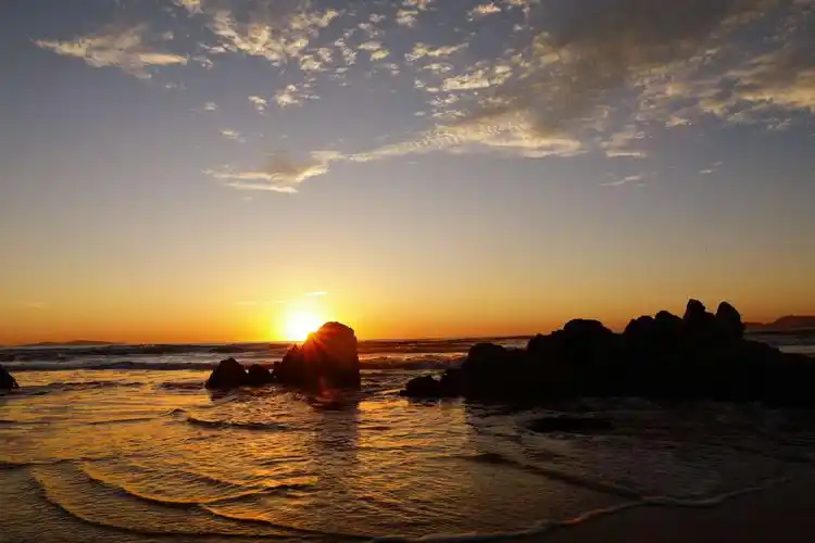 去海边,感受朝霞满天的魅力 - 美篇