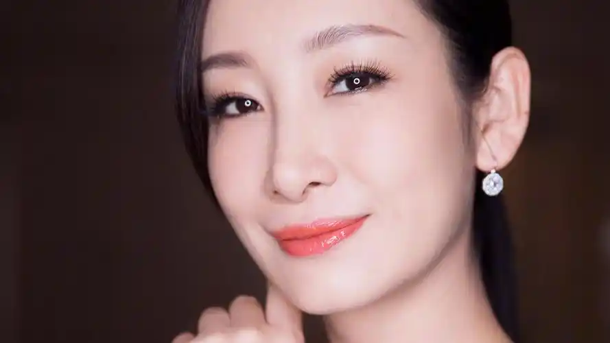 女明星秦海璐图片壁纸-美女壁纸-高清美女图片-第8图-娟娟壁纸