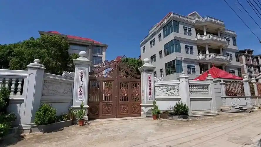 探秘福建农村:豪华大别墅,乡村生活的新篇章