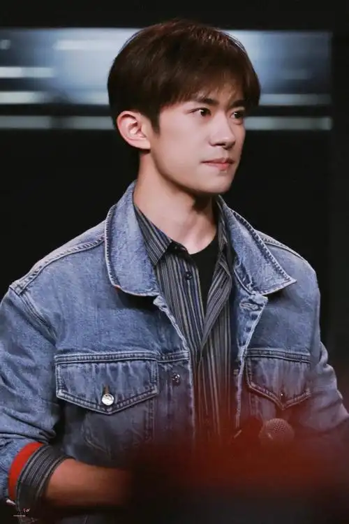 易烊千玺说有实体专辑##易烊千玺九号品牌全球代言人##易烊千玺新