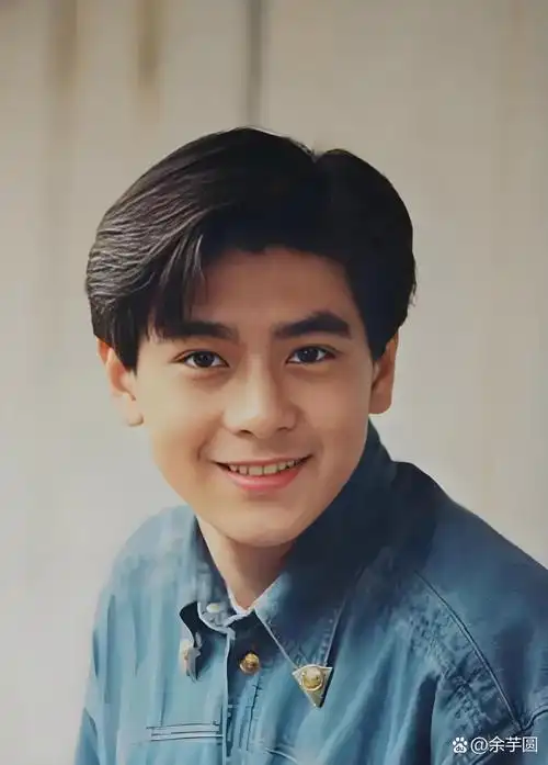 林志颖从国中被星探发现, 当时一出道就爆了, 被称为亚洲小钢炮, 这个