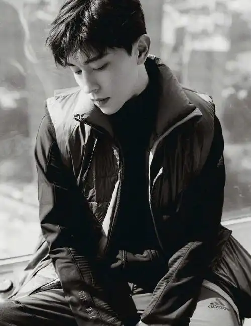 邓伦最新帅气冬日写真图片99