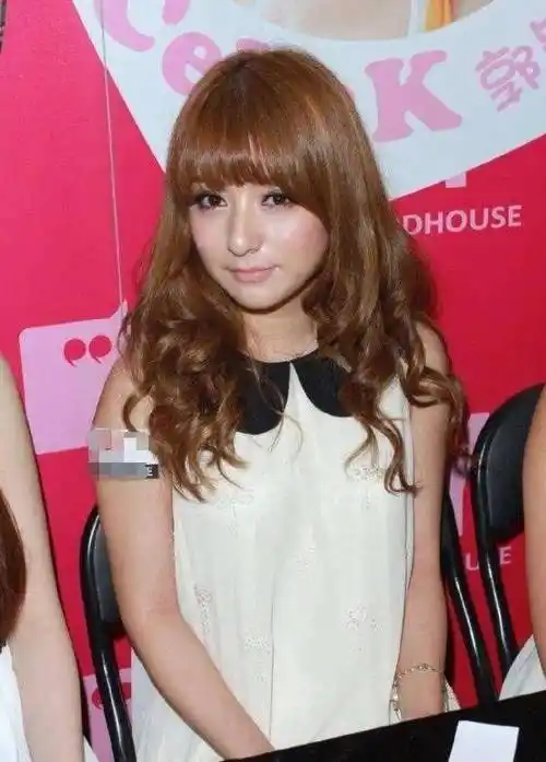 郭富城女儿正面照曝光,老大像爸,老二像妈,暴露方媛整容的隐情_网友