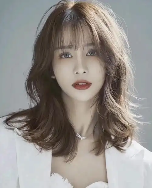 长脸型适合什么样的发型女(脸长怎么改变脸型)_奇闻趣事_qq猎鹰乐园