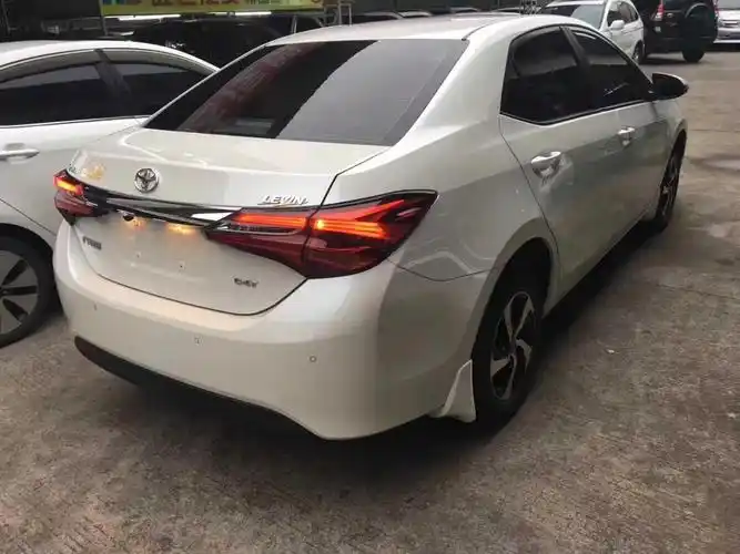 【梅州】2017年10月 丰田 雷凌 1.2t v cvt豪华版 自动档