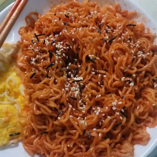 之前一直吃的都是三养的火鸡面,是偏甜辣的,吃久