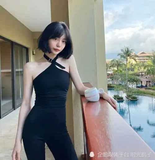 李溪芮身材比例真好啊!直角肩真绝了