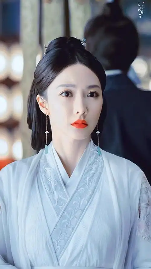 剧迷也被这位反派女配吸引,虽然《司藤》不算古装,但却让观众爱上演员