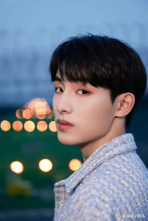 现在热度比较高的且"流量小生"最多的还是95后的这批男艺人.