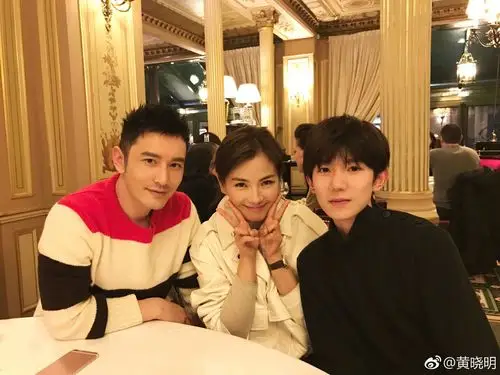 源哥参加时装周明星发来合照!粉丝:源哥快更博!