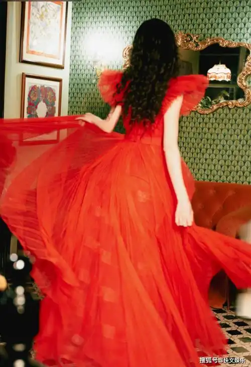 唐嫣大年初一晒照送祝福!