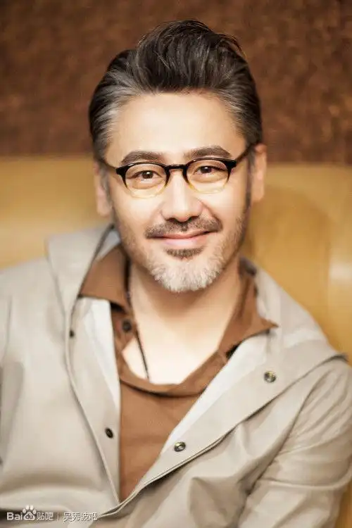 我发现:吴秀波留胡子更有魅力