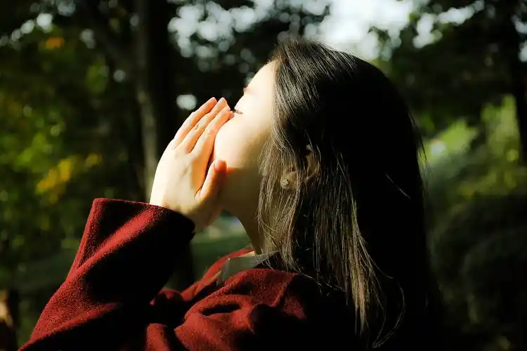 爱笑的女孩,运气一定不会差,运气差的,一般也笑不出来.