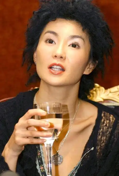 张曼玉,中国香港著名女演员,歌手,国家一级演员