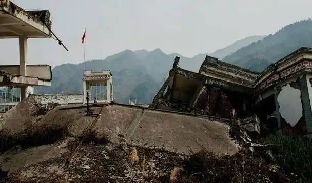 汶川地震,遇难者与失踪者的银行存款与贷款,最终都是怎样处理?_国家_