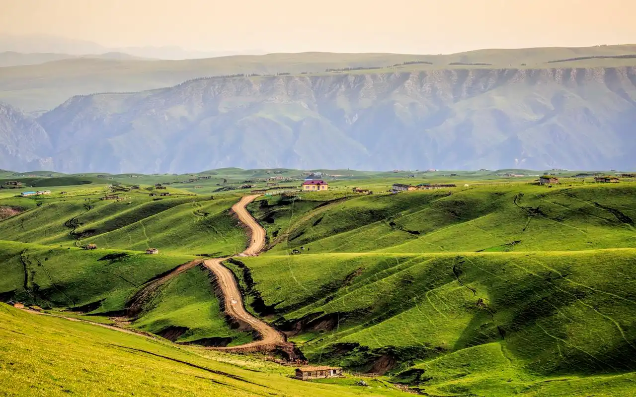 清新辽阔大草原风景图片桌面壁纸