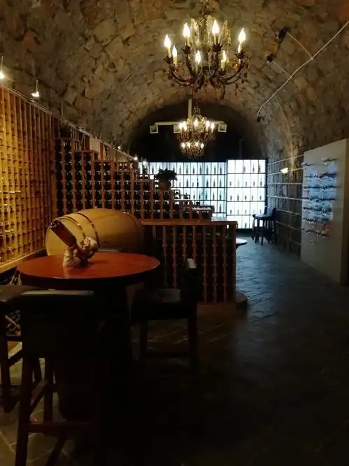 其它 云子走四方——云南红酒庄 写美篇出了酒窖的酒,还要经历罐瓶