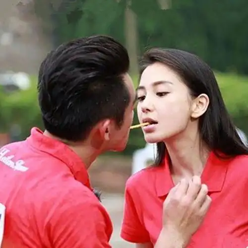 郑恺苗苗合体录跑男高调秀恩爱杨颖为避嫌与蔡徐坤搭档