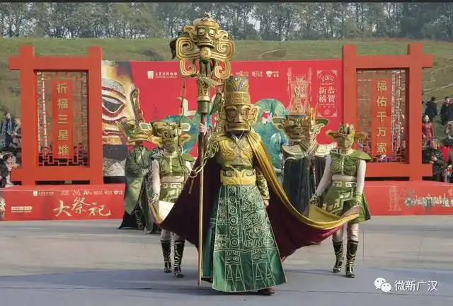 仿佛重现了数千年前庄严壮丽的三星堆祭祀游行场景, 让我们穿越蜀国