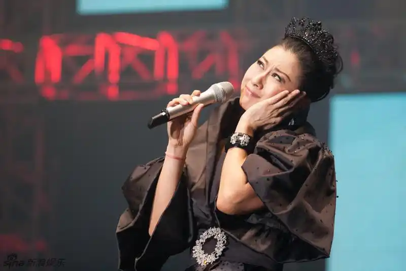 叶倩文广州开唱