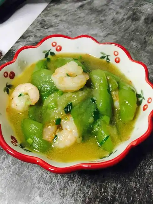 丝瓜虾仁,丝瓜虾仁的家常做法 - 美食杰丝瓜虾仁做法大全