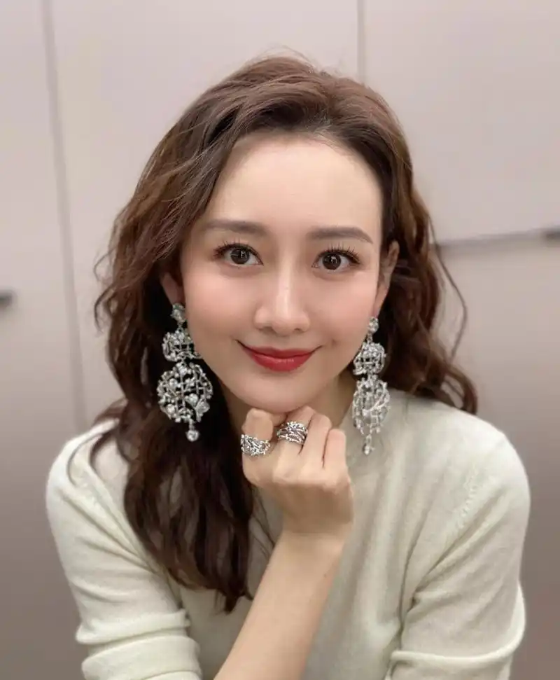 【王鸥】41岁了?一点也不像啊,太年轻了.