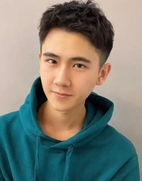 2022年帅气男生发型,时尚个性的男生发型