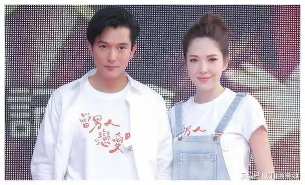 许玮甯和邱泽花式送新年祝福一家人举办派对很开心很特别