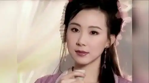 51岁的萧蔷婀娜多姿,身材打败20多岁的少女