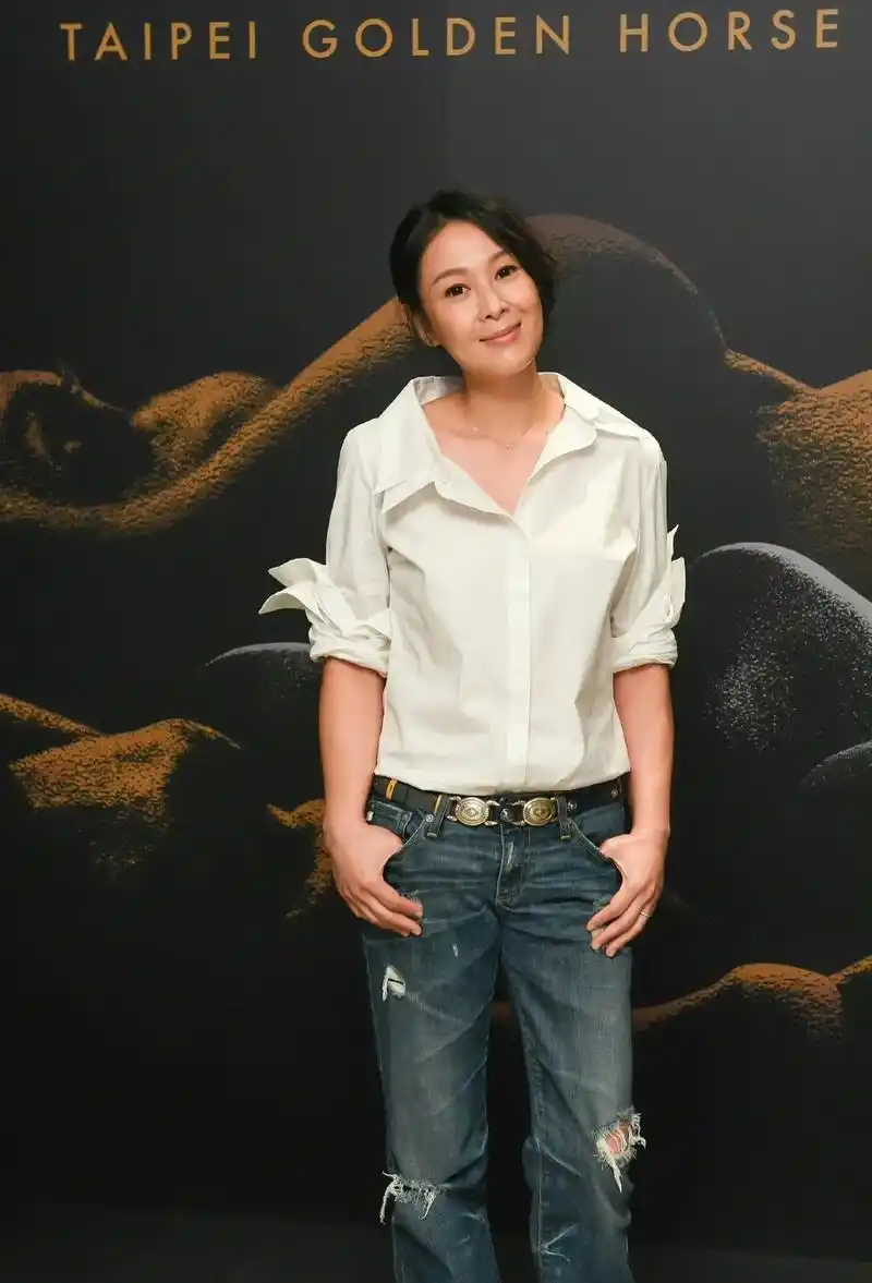 #刘若英 #前奏一响拾起多少人的回忆 最喜欢白衬衫&牛仔裤的 - 抖音