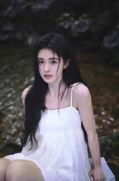 鞠婧祎"美貌营业"了!三组写真时髦洋气,可甜妹可御姐 - 知乎