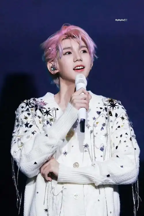 时光音乐会把王源演唱会的头发p黑了##时光音乐会