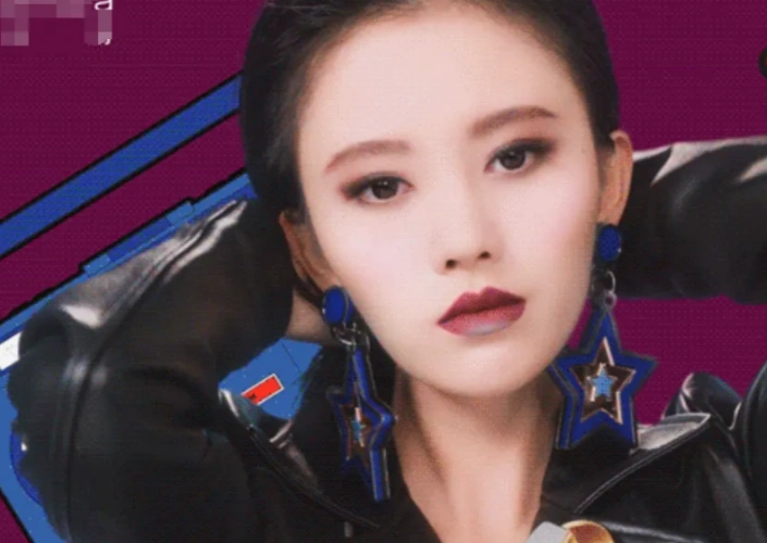 有种"整容"叫鞠婧祎大背头!本以为很美,看清后粉丝:打扰了