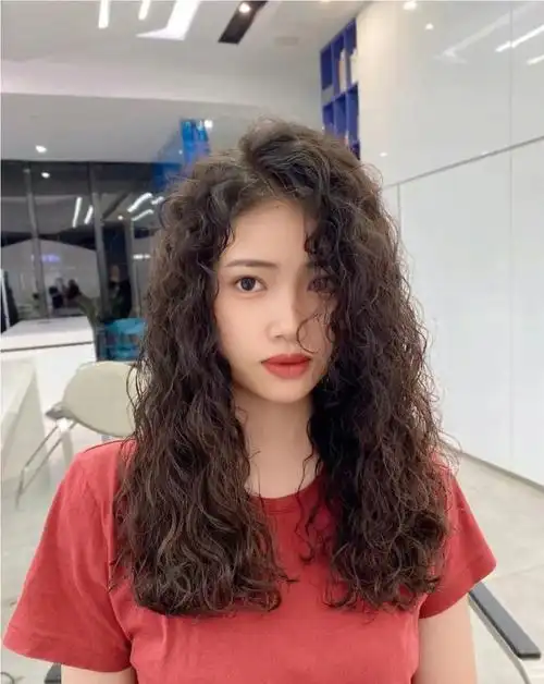 发型|秋天到了,烫款满头烫,洋气又时尚