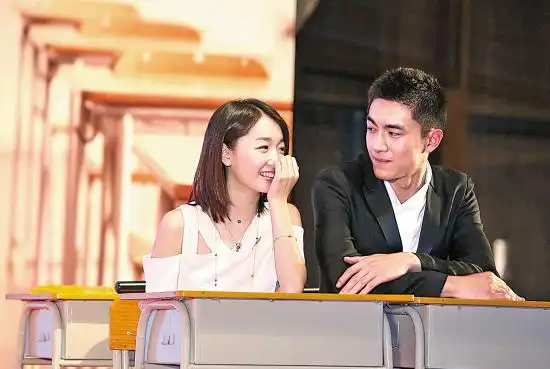 周冬雨(微博)和林更新(微博)(微信号:lingengxinweixin)俨然一对"情侣