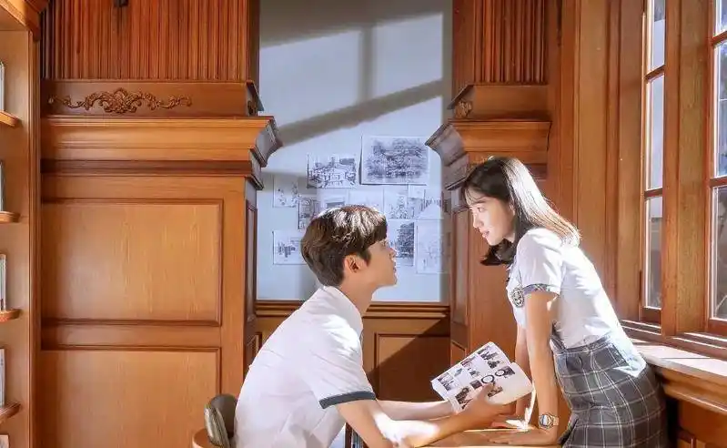 超甜的校园偶像剧,韩国高中生谈恋爱也太甜了吧!_漫画_剧中_安利