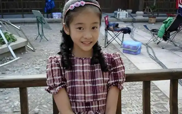 张雪迎李小璐杨紫小时候是路人成年后居然美翻了