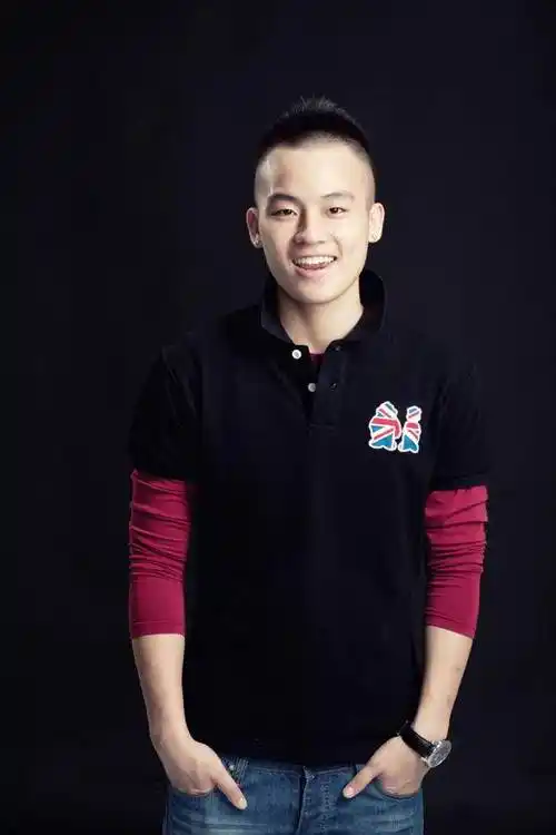 欧豪肌肉高清照片_欧豪快乐男声_微博_家庭背景