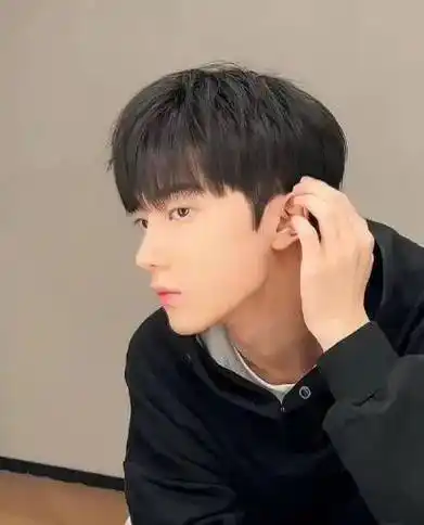 简单帅气"碎盖头"_发型_头发_自然